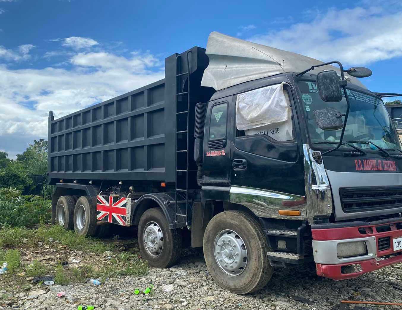 12 Wheeler Truck Image